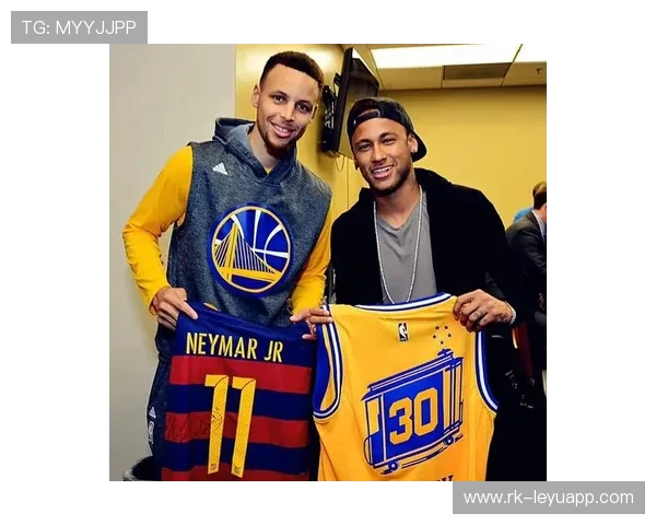 内马尔与说唱歌手同台互动，音乐圈跨界爆火